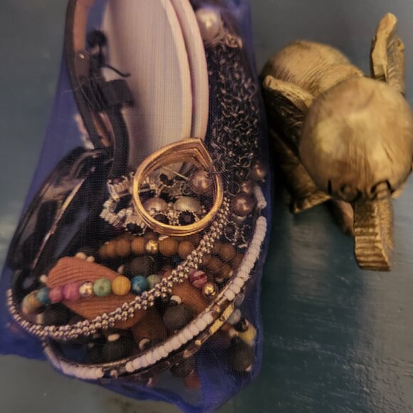 Mystery Jewelry drawstring bag 15+ wearable items| No broken pieces| Silver Tone - Picture 2 of 5